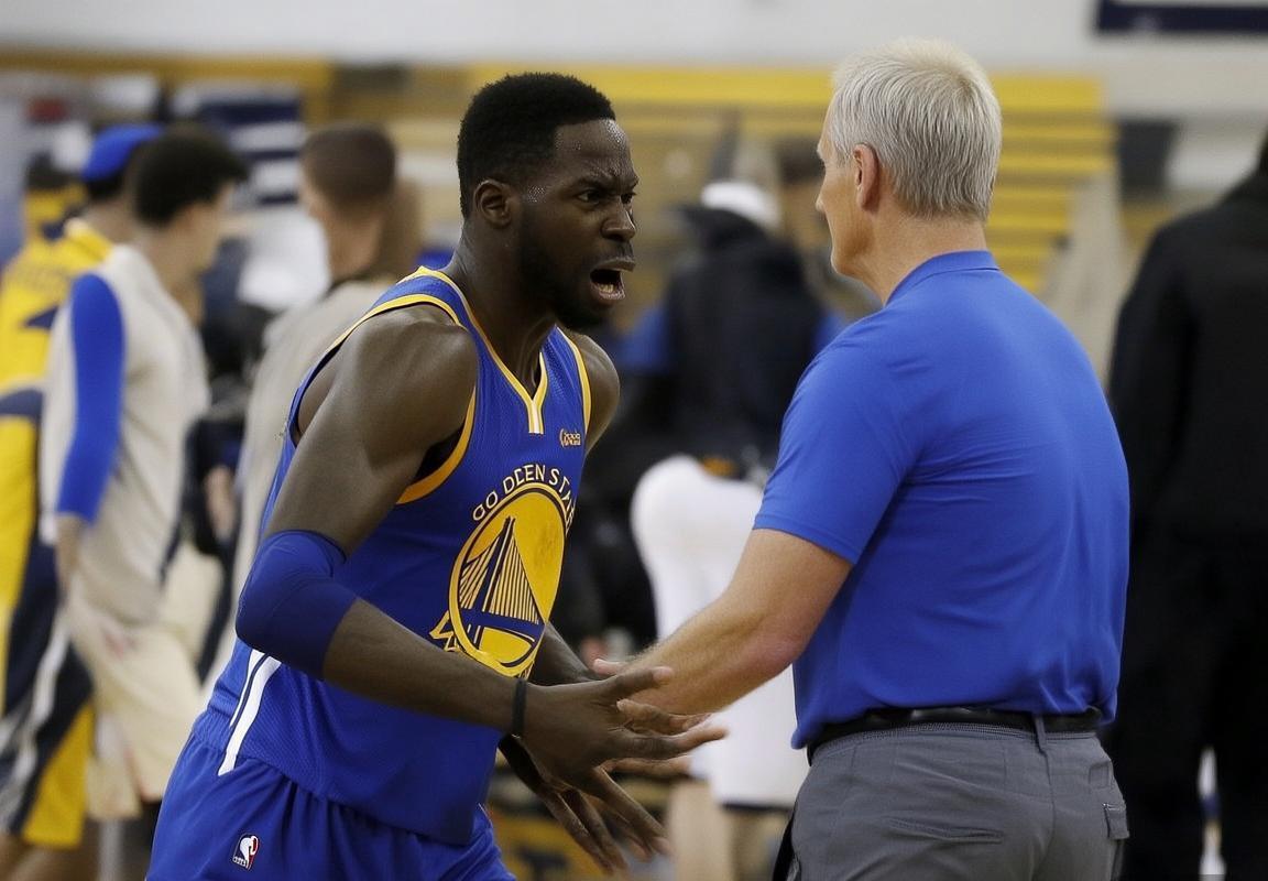 金州勇士队内讧曝光：德雷蒙德·格林与史蒂夫·科尔训练争执引发球队内部矛盾